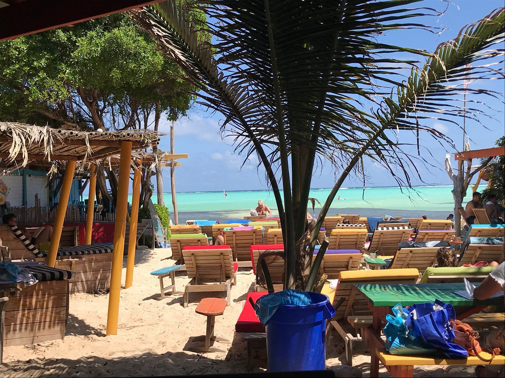 Hang Out Beachbar