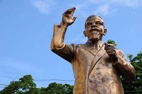Statue Mr. Dr. Moises Frumencio da Costa Gomez